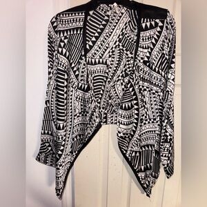 Black and White Geometric Women's Top